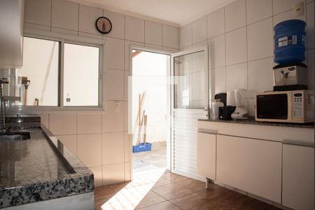 Casa à venda com 111m², 3 quartos e 2 vagas Casa à venda com 111m², 3 quartos e 2 vagasCozinha