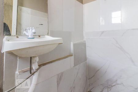 Banheiro de casa para alugar com 1 quarto, 54m² em Coronel Aparicio Borges, Porto Alegre