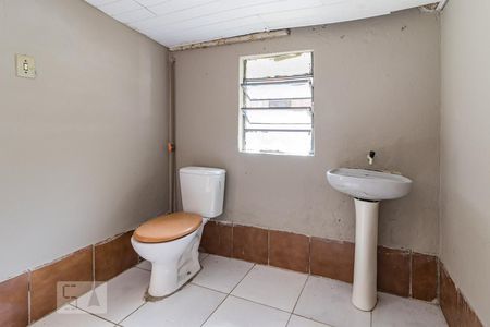 banheiro de casa para alugar com 1 quarto, 54m² em Coronel Aparicio Borges, Porto Alegre