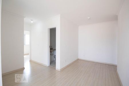 Sala de apartamento para alugar com 2 quartos, 60m² em Km 18, Osasco