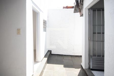 Casa à venda com 60m², 1 quarto e 1 vagaQuintal
