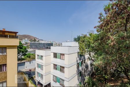 Sala de apartamento para alugar com 1 quarto, 45m² em Estoril, Belo Horizonte