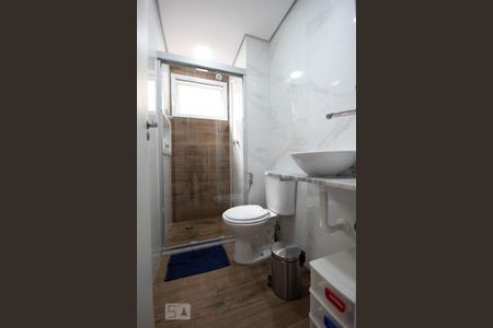 Apartamento à venda com 84m², 3 quartos e 2 vagas Apartamento à venda com 84m², 3 quartos e 2 vagasBanheiro Corredor