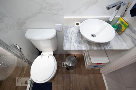 Apartamento à venda com 84m², 3 quartos e 2 vagas Apartamento à venda com 84m², 3 quartos e 2 vagasBanheiro Corredor