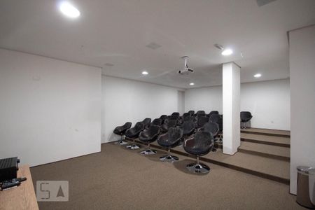 Apartamento à venda com 84m², 3 quartos e 2 vagas Apartamento à venda com 84m², 3 quartos e 2 vagasCinema
