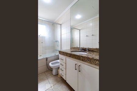 Apartamento à venda com 154m², 4 quartos e 3 vagasBanheiro da Suíte 1