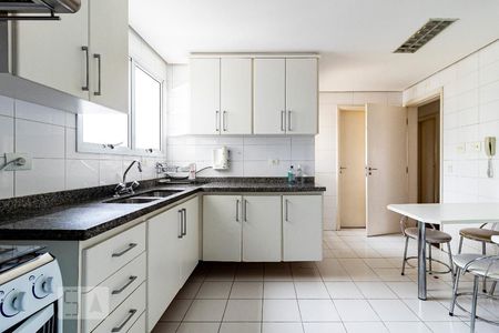 Apartamento à venda com 154m², 4 quartos e 3 vagasCozinha