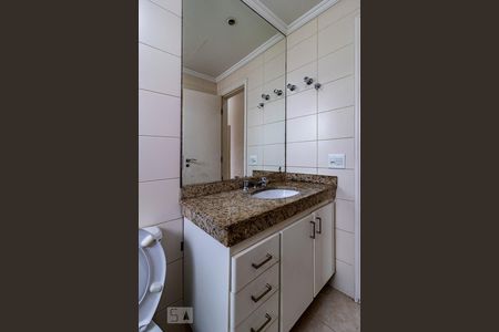 Apartamento à venda com 154m², 4 quartos e 3 vagasBanheiro da Suíte 1