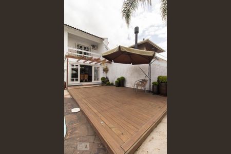 Casa à venda com 454m², 3 quartos e 5 vagas Casa à venda com 454m², 3 quartos e 5 vagasÁrea Externa