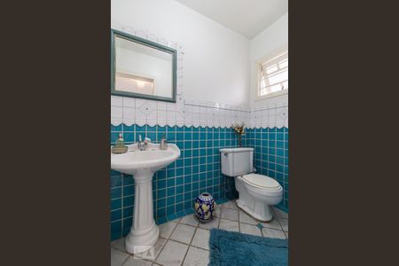 Casa à venda com 454m², 3 quartos e 5 vagas Casa à venda com 454m², 3 quartos e 5 vagasLavabo