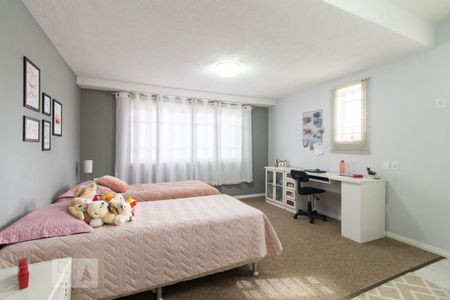 Casa à venda com 454m², 3 quartos e 5 vagas Casa à venda com 454m², 3 quartos e 5 vagasQuarto 1