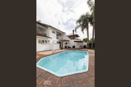 Casa à venda com 454m², 3 quartos e 5 vagas Casa à venda com 454m², 3 quartos e 5 vagasPiscina