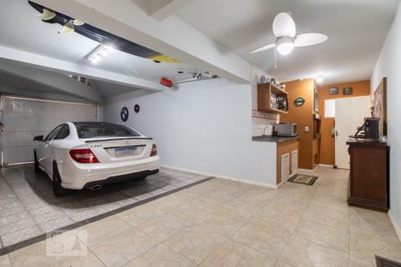 Casa à venda com 454m², 3 quartos e 5 vagas Casa à venda com 454m², 3 quartos e 5 vagasGaragem