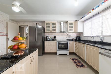 Casa à venda com 454m², 3 quartos e 5 vagas Casa à venda com 454m², 3 quartos e 5 vagasCozinha