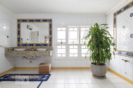 Casa à venda com 454m², 3 quartos e 5 vagas Casa à venda com 454m², 3 quartos e 5 vagasBanheiro da Suíte