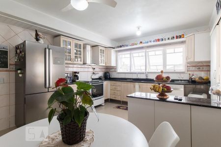 Casa à venda com 454m², 3 quartos e 5 vagas Casa à venda com 454m², 3 quartos e 5 vagasCozinha