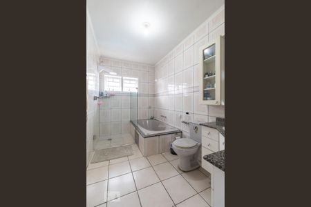 Casa à venda com 454m², 3 quartos e 5 vagas Casa à venda com 454m², 3 quartos e 5 vagasBanheiro 2