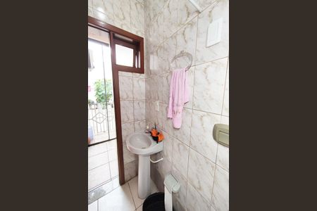 Casa à venda com 185m², 3 quartos e 2 vagasBanheiro de Serviço