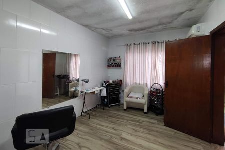 Casa à venda com 185m², 3 quartos e 2 vagasQuarto de Serviço