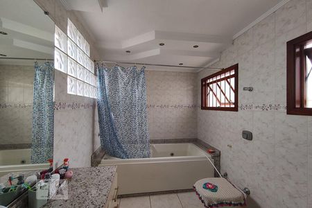 Casa à venda com 185m², 3 quartos e 2 vagasBanheiro Suíte