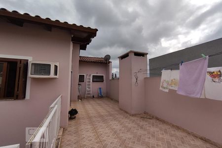 Casa à venda com 185m², 3 quartos e 2 vagasTerraço
