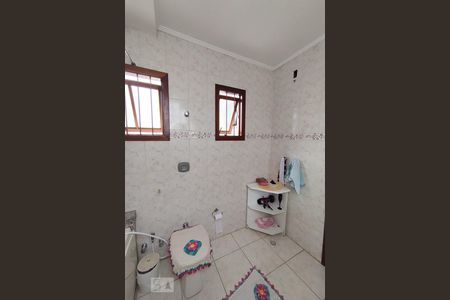 Casa à venda com 185m², 3 quartos e 2 vagasBanheiro Suíte