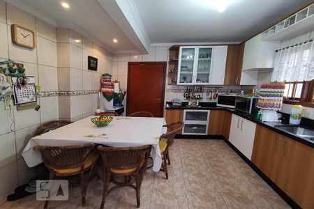 Casa à venda com 185m², 3 quartos e 2 vagasCozinha