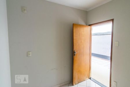 Casa à venda com 200m², 3 quartos e 2 vagasQuarto de Serviço