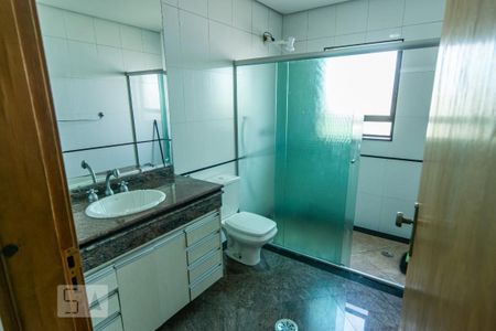 Casa à venda com 200m², 3 quartos e 2 vagasBanheiro