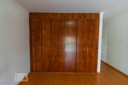 Casa à venda com 200m², 3 quartos e 2 vagasSuíte