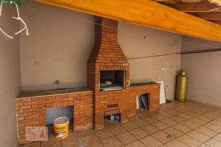 Casa à venda com 200m², 3 quartos e 2 vagasChurrasqueira