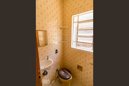 Casa à venda com 200m², 3 quartos e 2 vagasBanheiro de Serviço