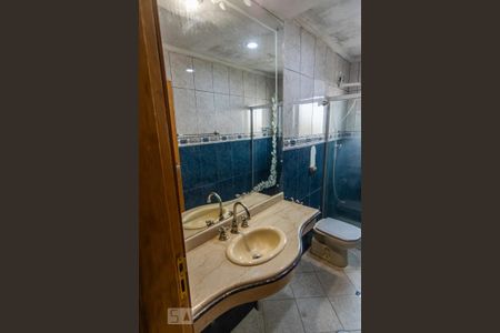 Casa à venda com 200m², 3 quartos e 2 vagasBanheiro da Suíte