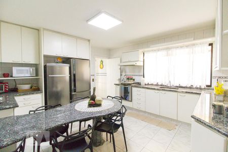 Cozinha de casa à venda com 3 quartos, 400m² em Tremembé, São Paulo