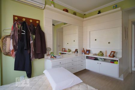 Quarto 1 de apartamento à venda com 3 quartos, 116m² em Vila Ipiranga, Porto Alegre