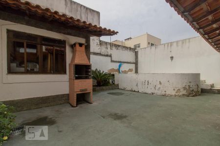 Casa para alugar com 489m², 4 quartos e 3 vagasQuintal