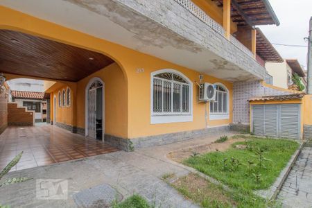 Casa para alugar com 489m², 4 quartos e 3 vagasQuintal