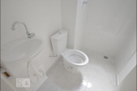 Banheiro de apartamento para alugar com 1 quarto, 45m² em Vila Cristália, São Paulo