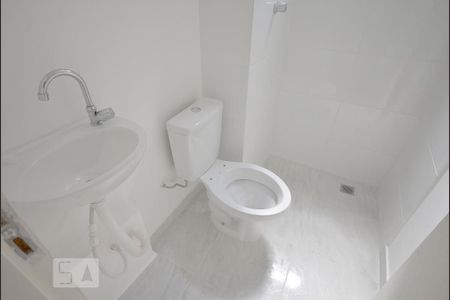 Banheiro de apartamento para alugar com 1 quarto, 45m² em Vila Cristália, São Paulo
