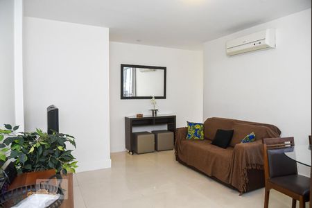 Sala de apartamento para alugar com 2 quartos, 74m² em Leblon, Rio de Janeiro