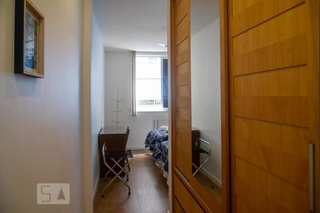 Quarto 1 de apartamento para alugar com 2 quartos, 74m² em Leblon, Rio de Janeiro