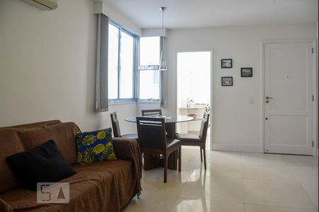 Sala de apartamento para alugar com 2 quartos, 74m² em Leblon, Rio de Janeiro