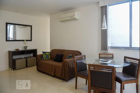 Sala de apartamento para alugar com 2 quartos, 74m² em Leblon, Rio de Janeiro