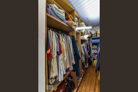 Casa à venda com 290m², 4 quartos e 3 vagasCloset da suíte