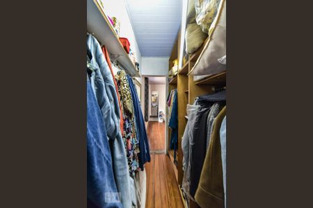 Casa à venda com 290m², 4 quartos e 3 vagasCloset da suíte