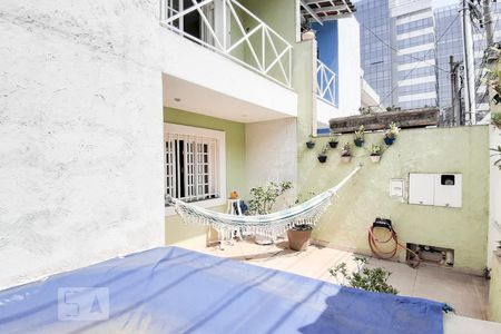 Casa para alugar com 240m², 3 quartos e 2 vagasHidromassagem