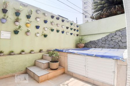 Casa para alugar com 240m², 3 quartos e 2 vagasHidromassagem