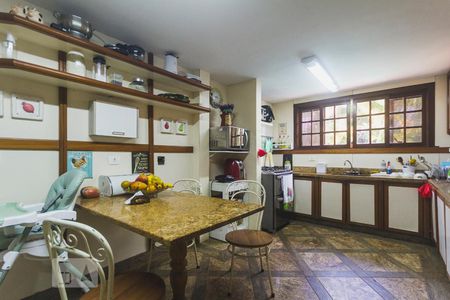 Casa de condomínio para alugar com 600m², 5 quartos e 3 vagas Casa de condomínio para alugar com 600m², 5 quartos e 3 vagasCozinha