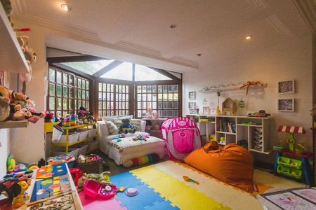 Sala de casa de condomínio para alugar com 5 quartos, 600m² em Barra da Tijuca, Rio de Janeiro