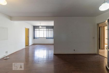 Salade Apartamento com 3 quartos, 140m² Santa Cecília